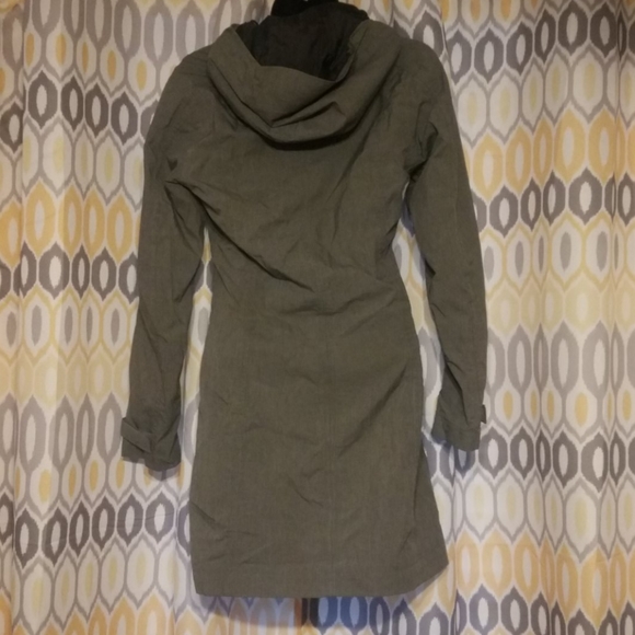 REI Jackets & Coats Rei Gray Womens Raincoat Poshmark